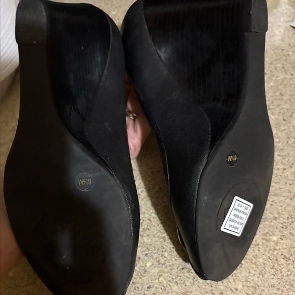 Tory Burch Black Wedges with Gold Logo Emblem - Picture 9 of 10